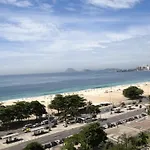 Vista Deslumbrante Para O Mar Em Copacabana!